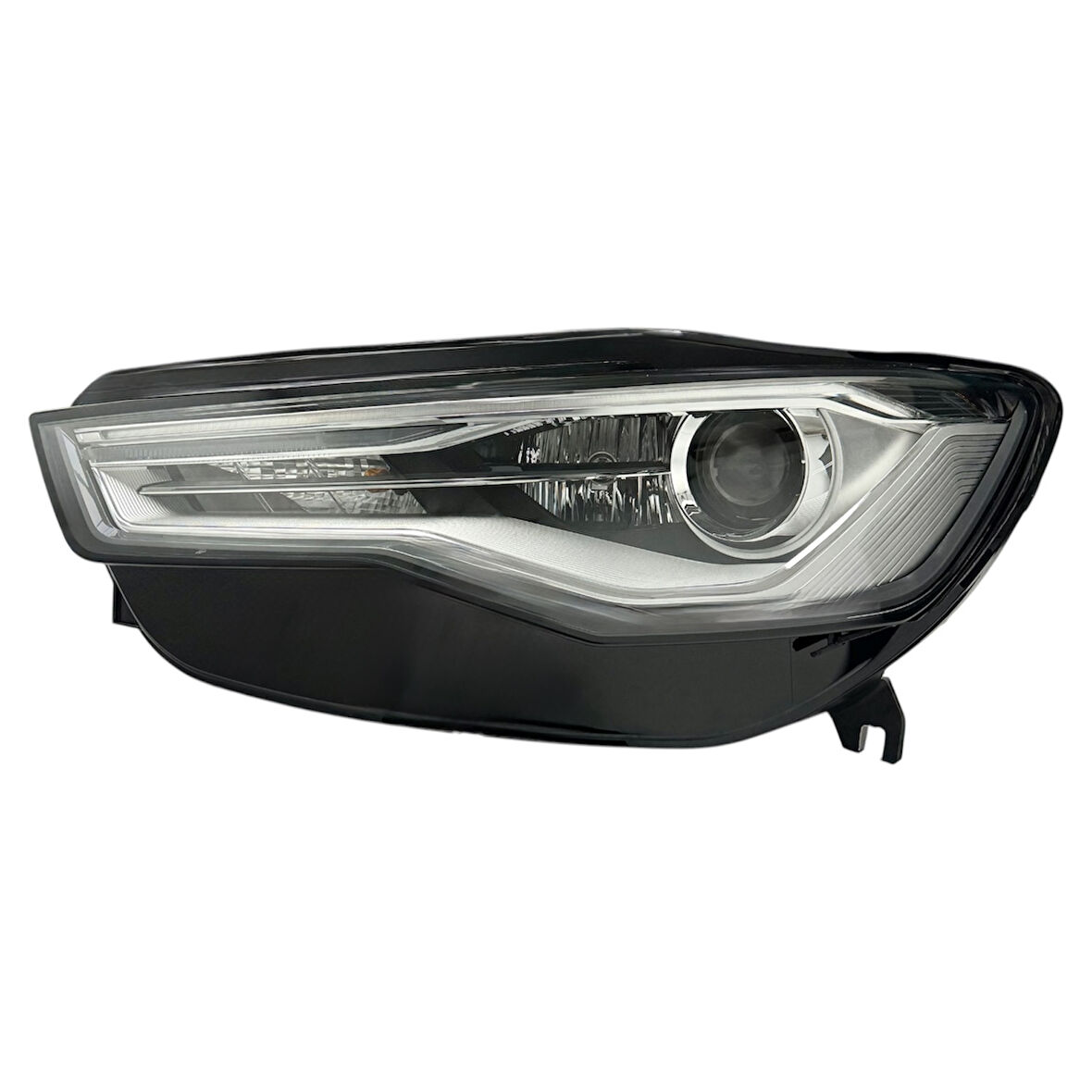 Audi A6 Far 2015-2017 Sol  (Beyinler Üstünde) ,4G0941043F