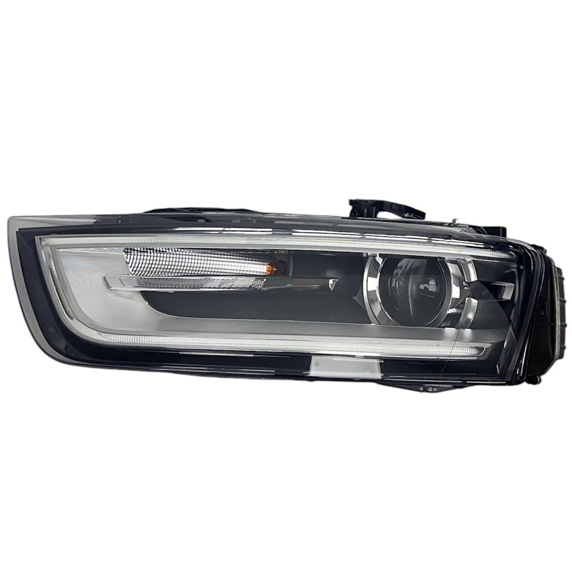 Audi Q3 Far 2013-2015 Sol  (Beyinler Üstünde) ,8U0941003