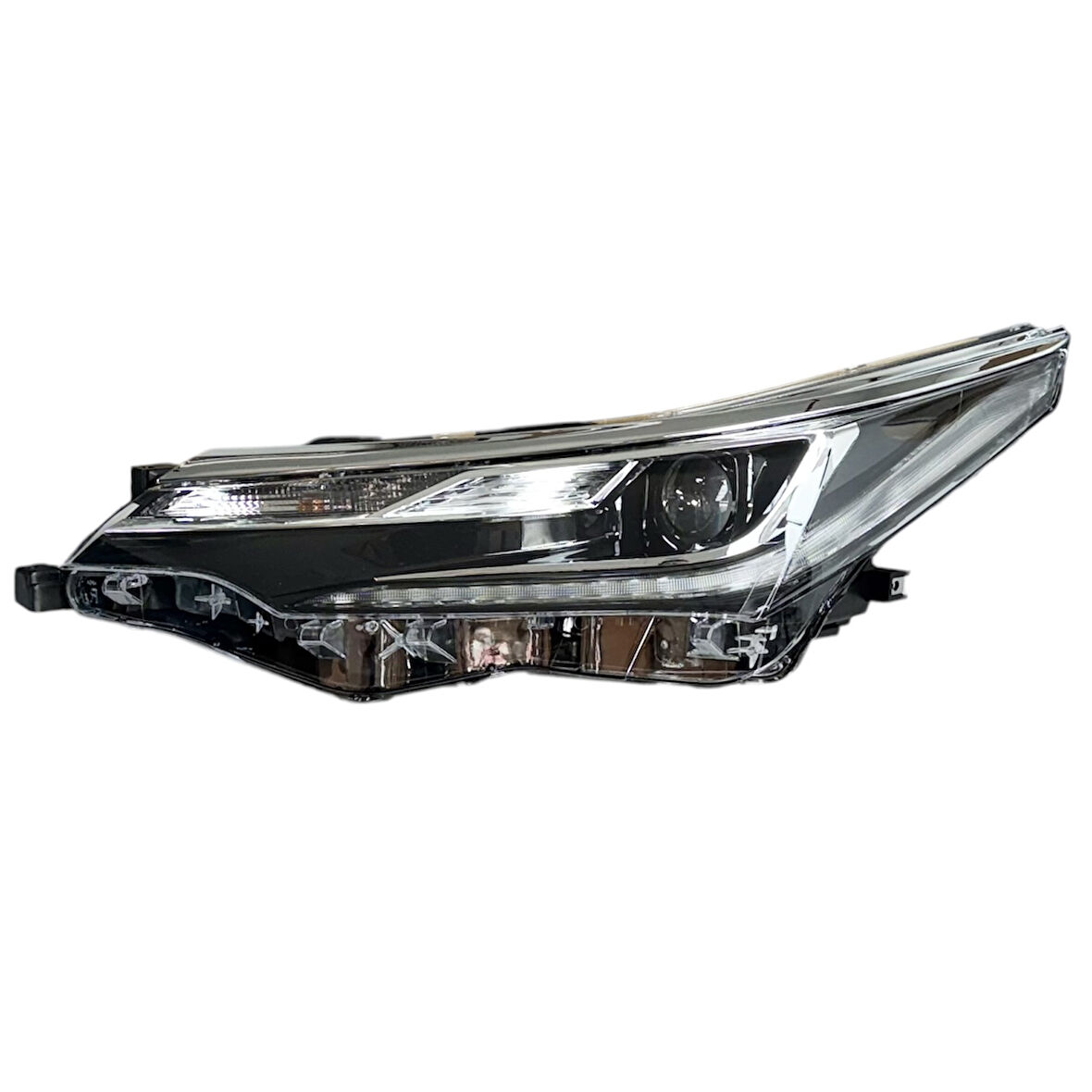 Toyota Corolla Far 2017-2019 Sol  (Zenonlu-motorlu) ,81150-02L70