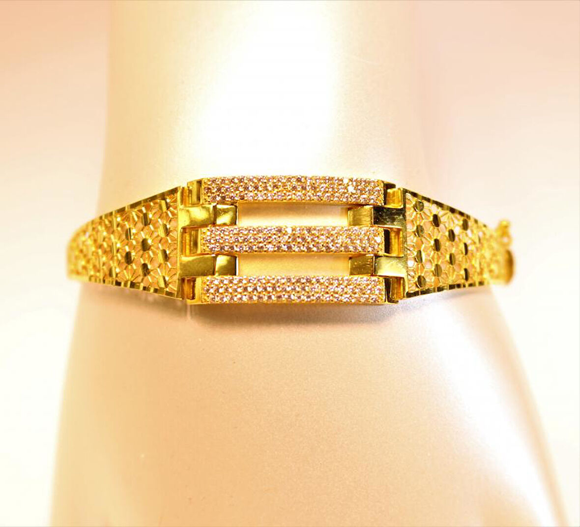 8 Ayar Altın Kaburga Kelepçe Bilezik