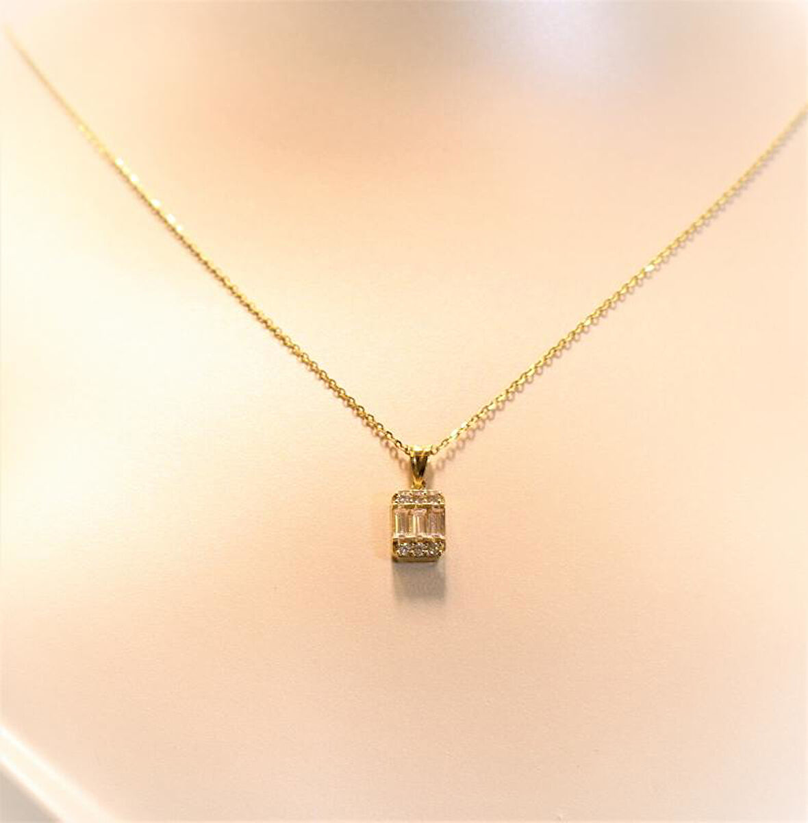 Altın Baget Taşlı Kolye Ucu ve Zinciri