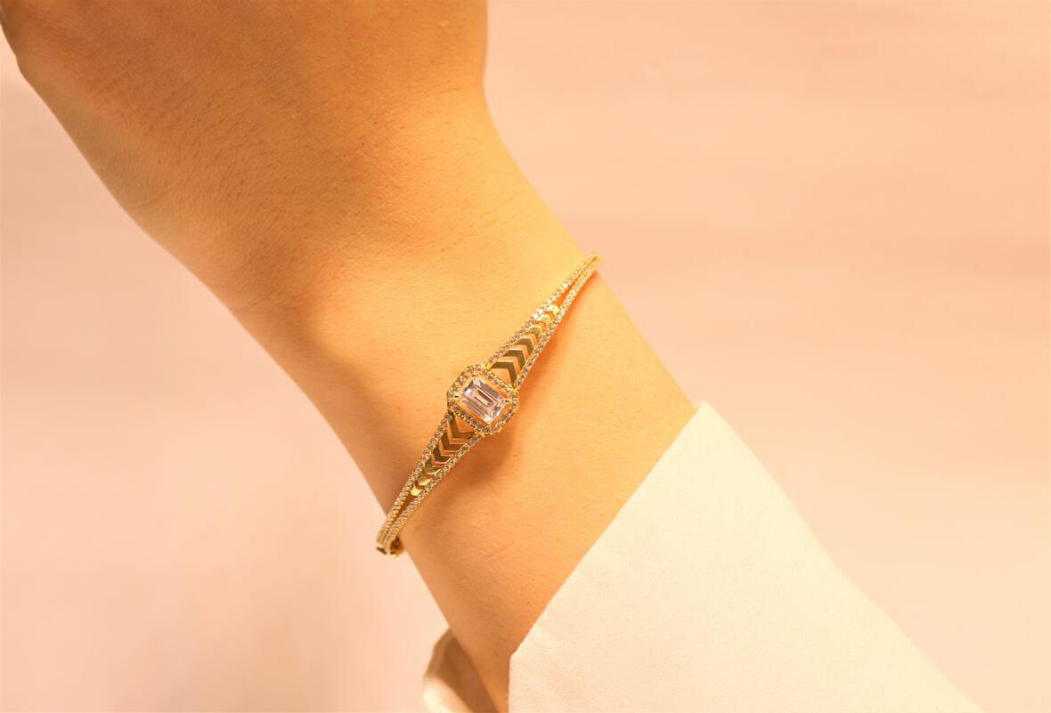 14 Ayar Altın Baget Taşlı Kelepçe Bilezik 2228