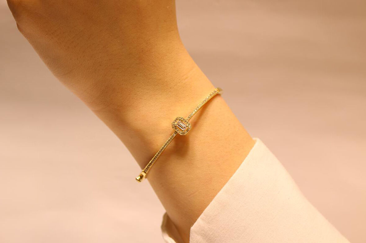 14 Ayar Altın Baget Taşlı Kelepçe Bilezik 2233