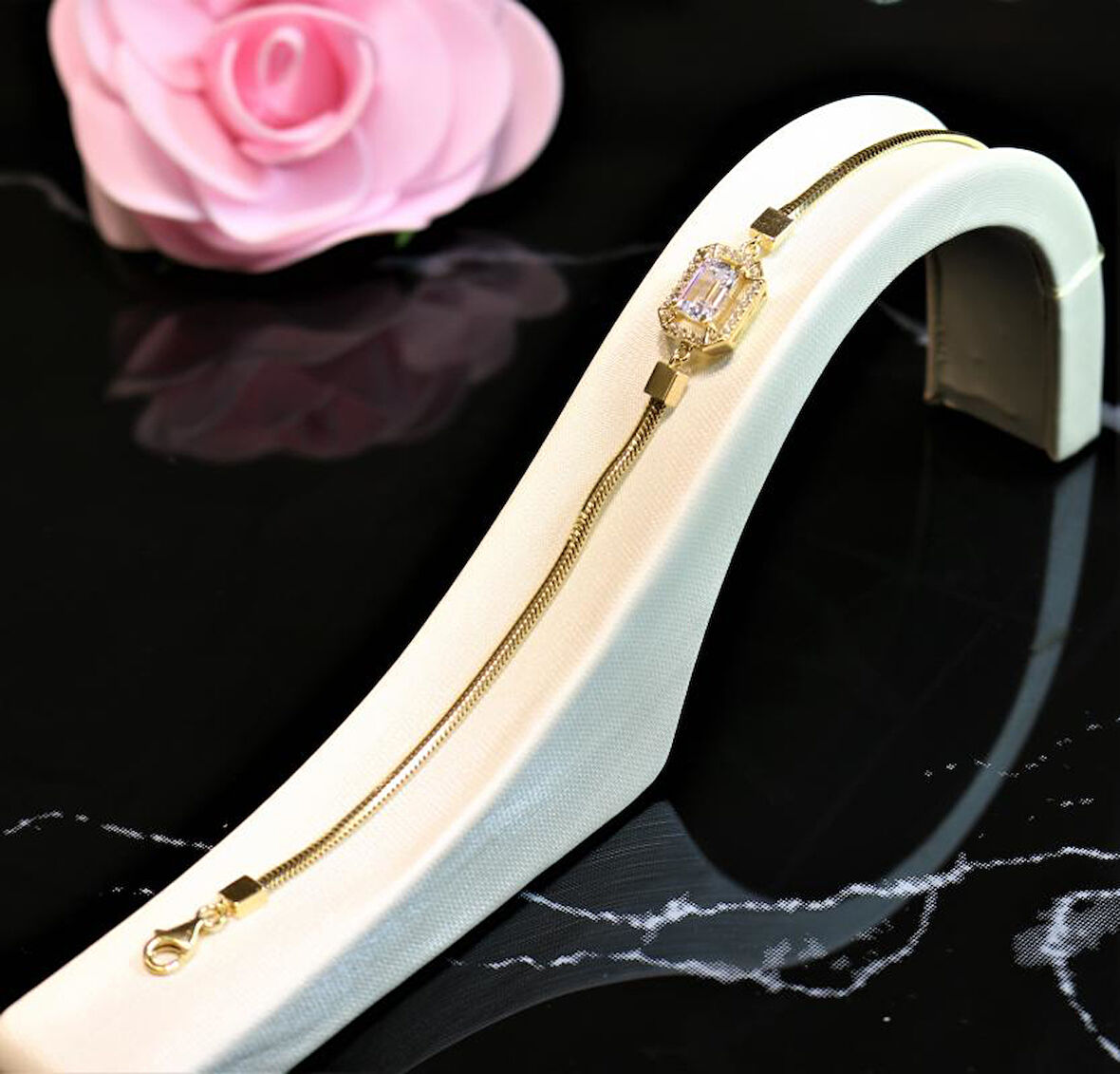 Altın Baget Taşlı Künye-Bileklik