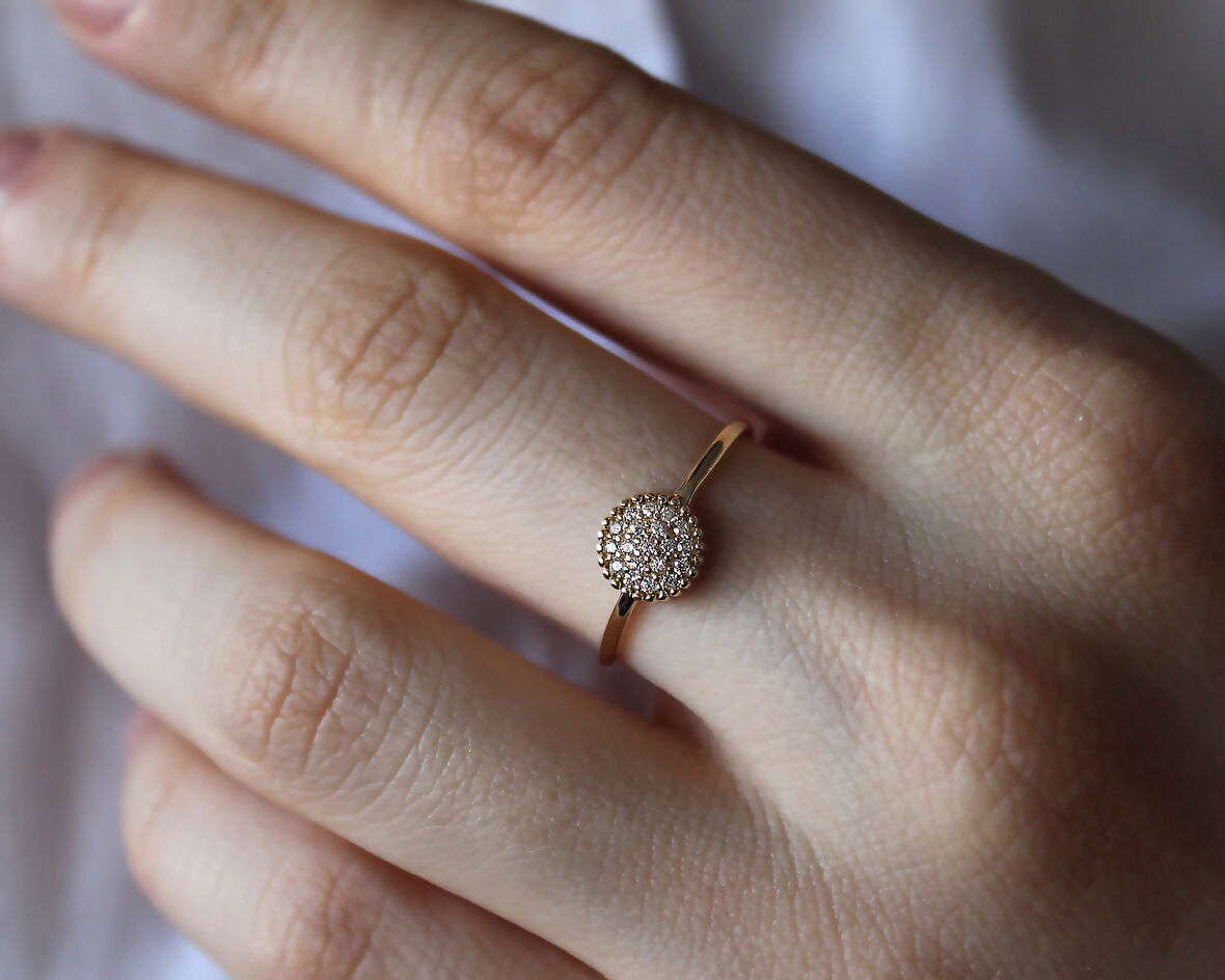 Altın Minimal Yuvarlak Taşlı Yüzük