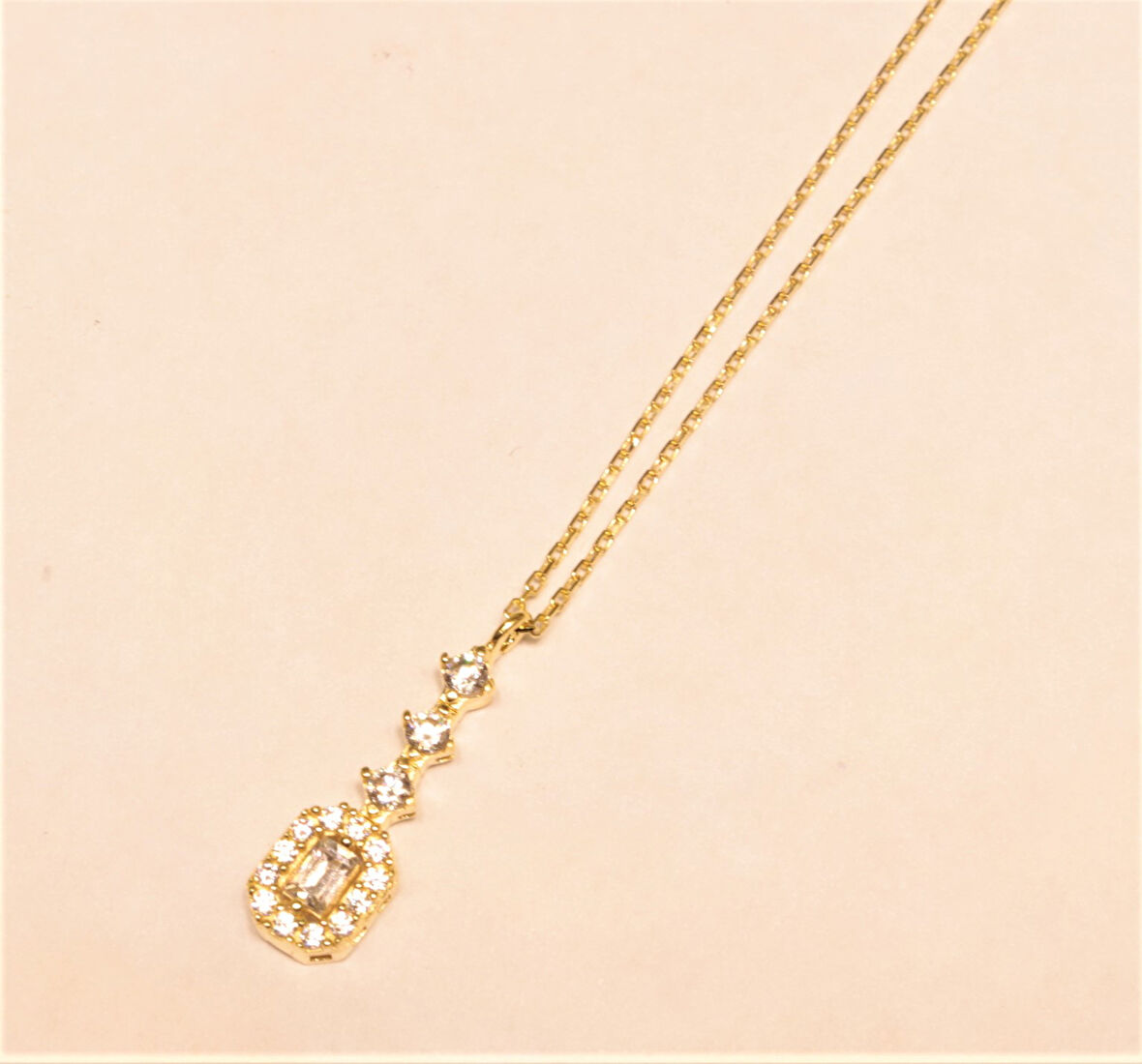 Altın Baget Taşlı Hayalet Kolye