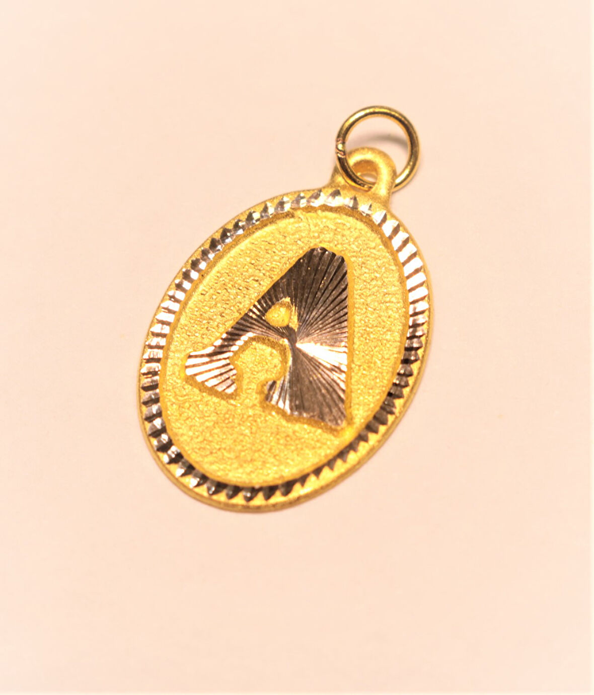 Altın Nostaljik A Harfi