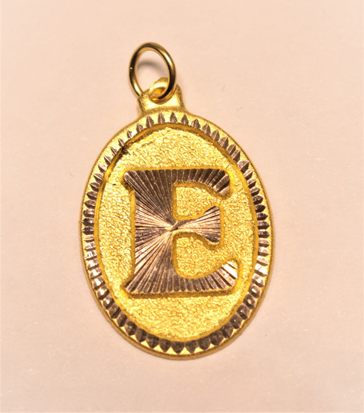 Altın Nostaljik E Harfi