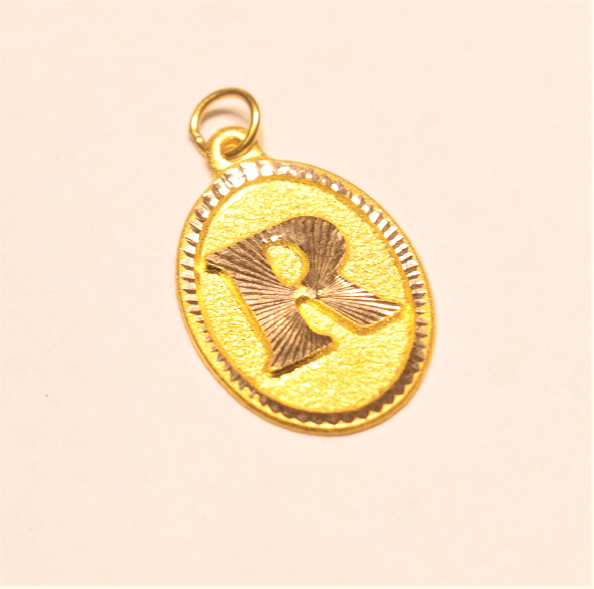 Altın Nostaljik R Harfi