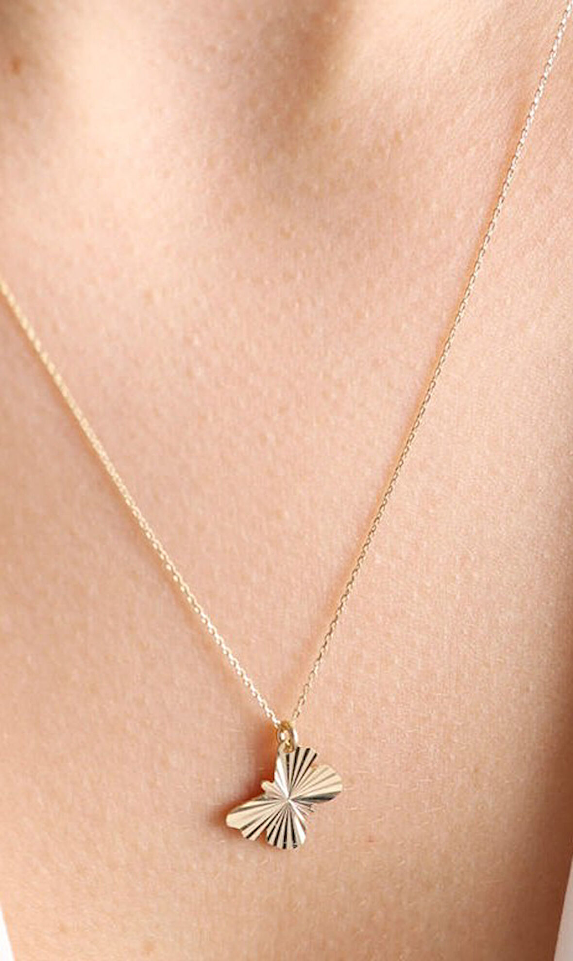 Altın Kelebek Kolye Ucu ve Zinciri