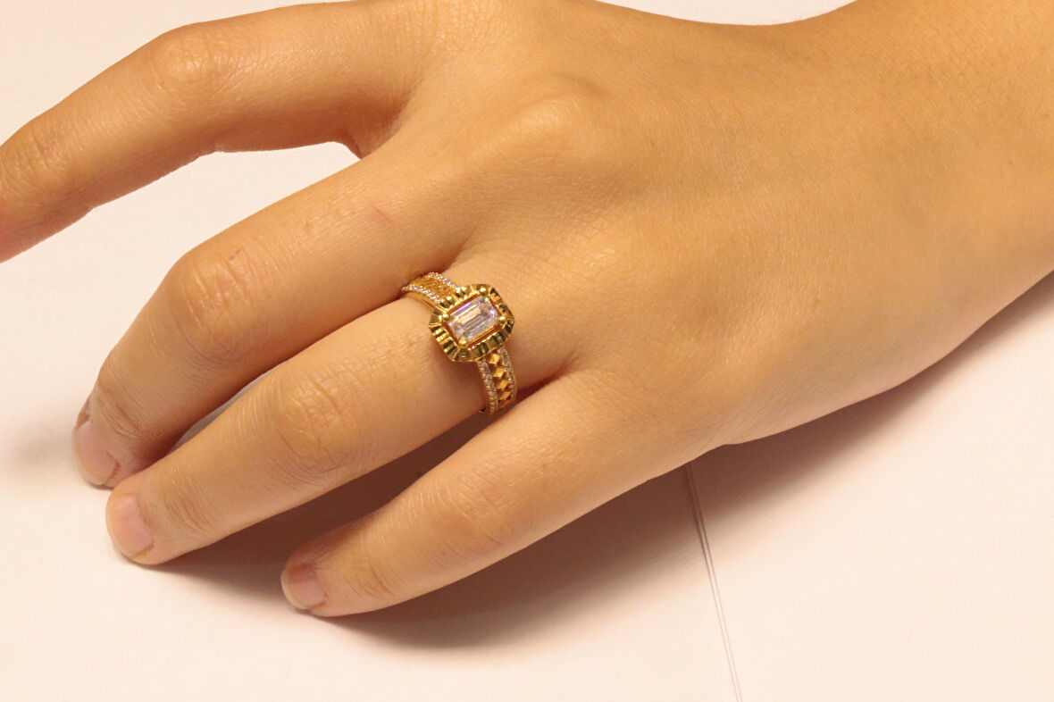 14 Ayar Altın Baget Tek Taş Yüzük