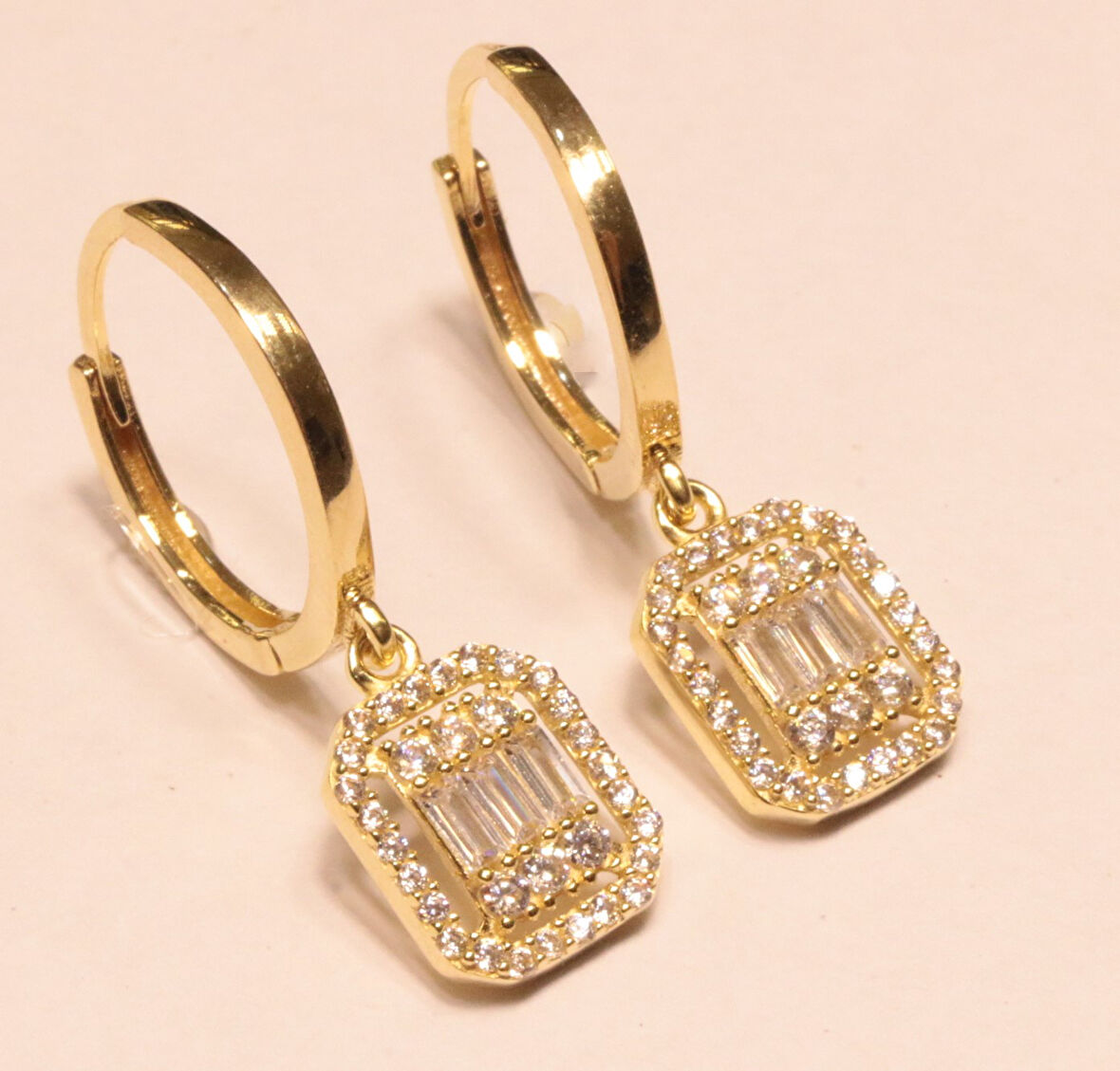 Altın Baget Taşlı Küpe