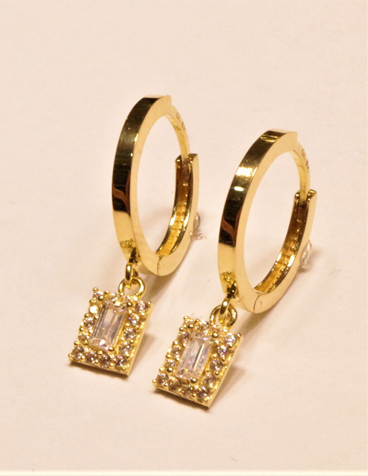 Altın Baget Taşlı Halka Küpe 35100