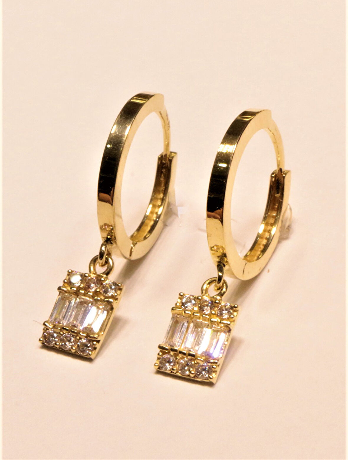 Altın Baget Taşlı Halka Küpe