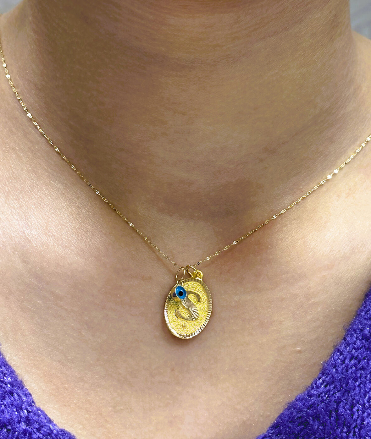 Altın Nostaljik Ş Harfli Aynalı Zincirli Kolye