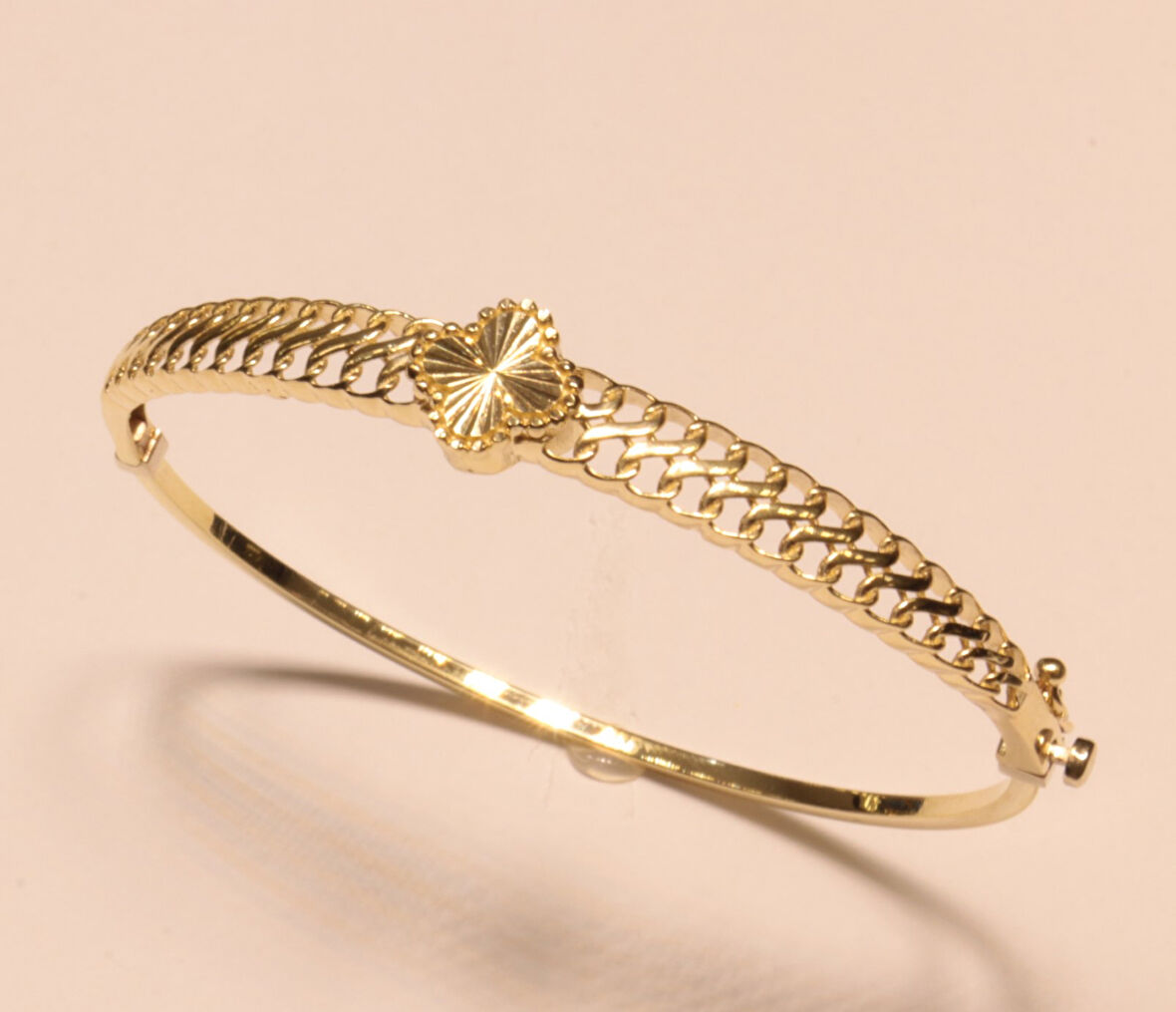 14 Ayar Altın Yonca Model Kelepçe Bilezik  22016