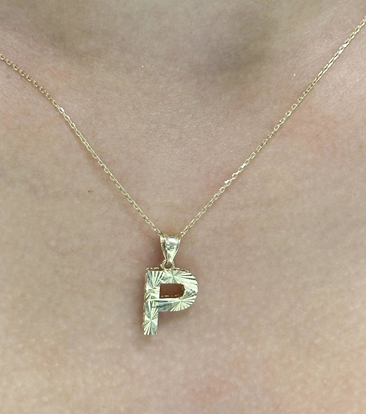  14 Ayar Altın 3 Boyutlu P Harfi