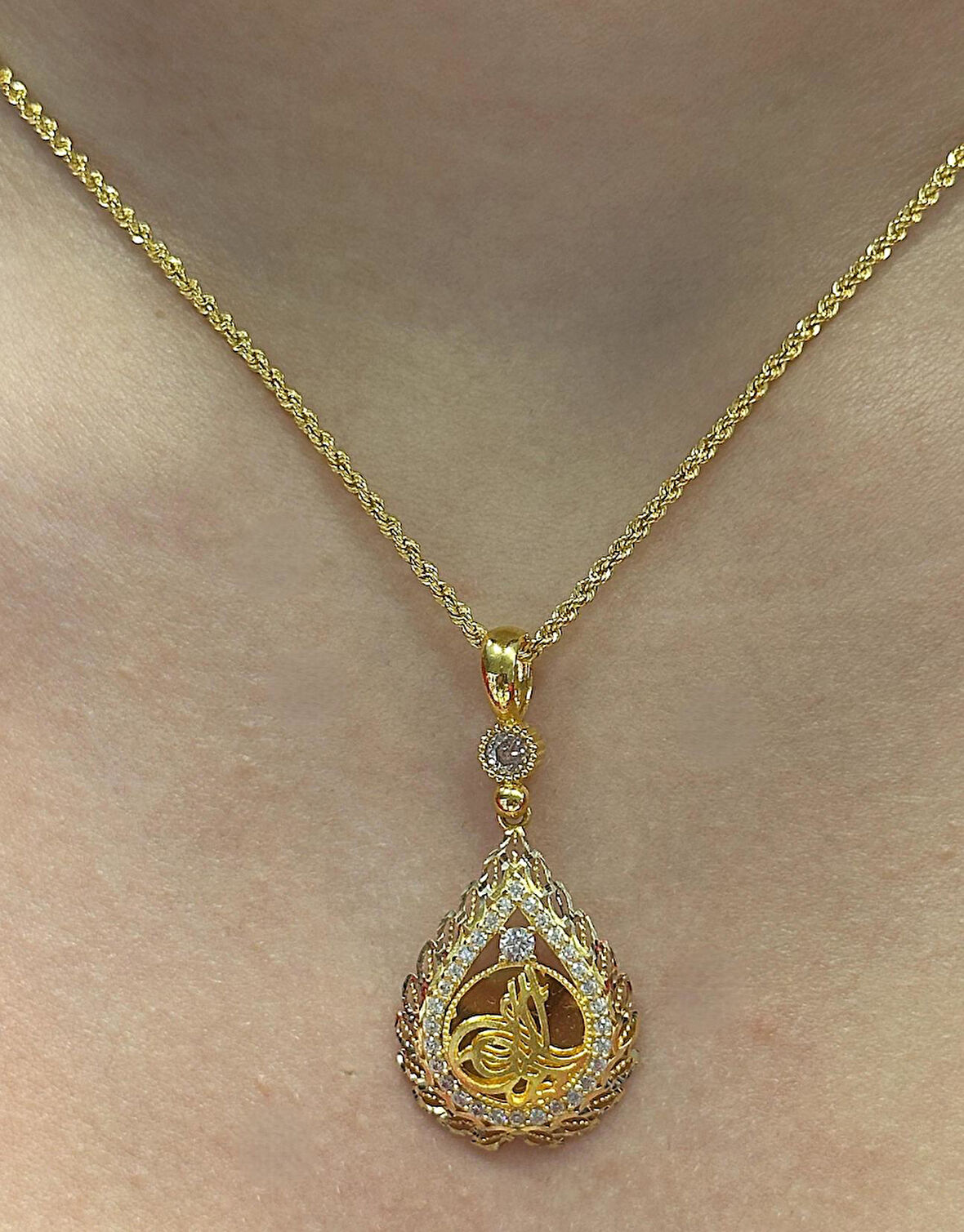 14 Ayar Altın Tuğra Kolye Uçlu Halat Zincir