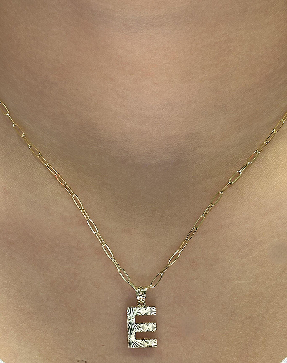 Altın 3 Boyutlu E Harfli Ataç Zincir