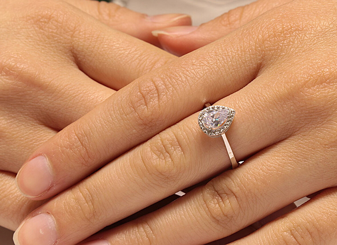  Beyaz Altın Baget Taşlı Yüzük 34292