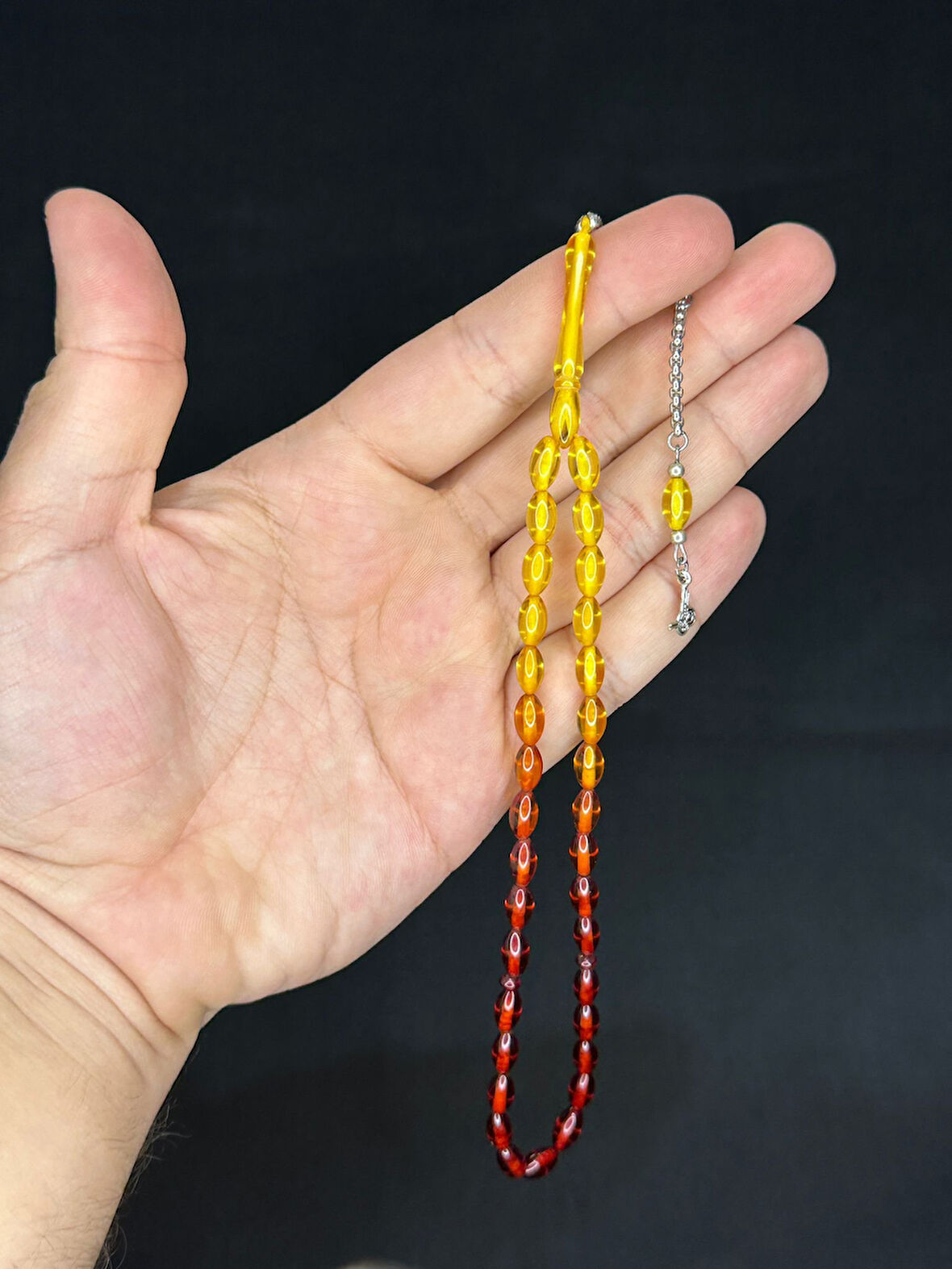 SEVGİLİYE ÖZEL HEDİYE 5MM X 8MM ARPA KESİM SARI - KIRMIZI GEÇİŞLİ TOZ KEHRİBAR TESBİH H-1477.