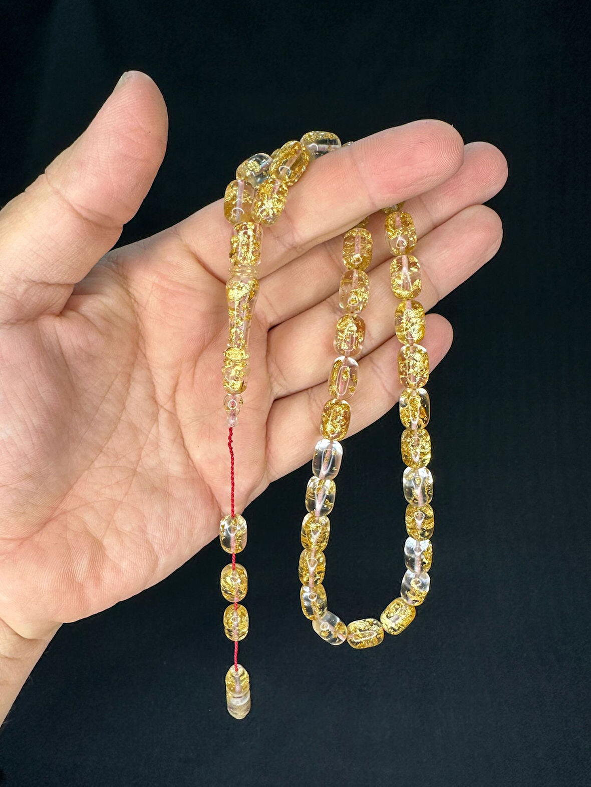 SEVGİLİYE ÖZEL HEDİYE ALTIN VARAKLI UÇAK CAMI TESBİH KAPSÜL KESİM 12MMX8MM ŞEFFAF RENKLİ H-1744.