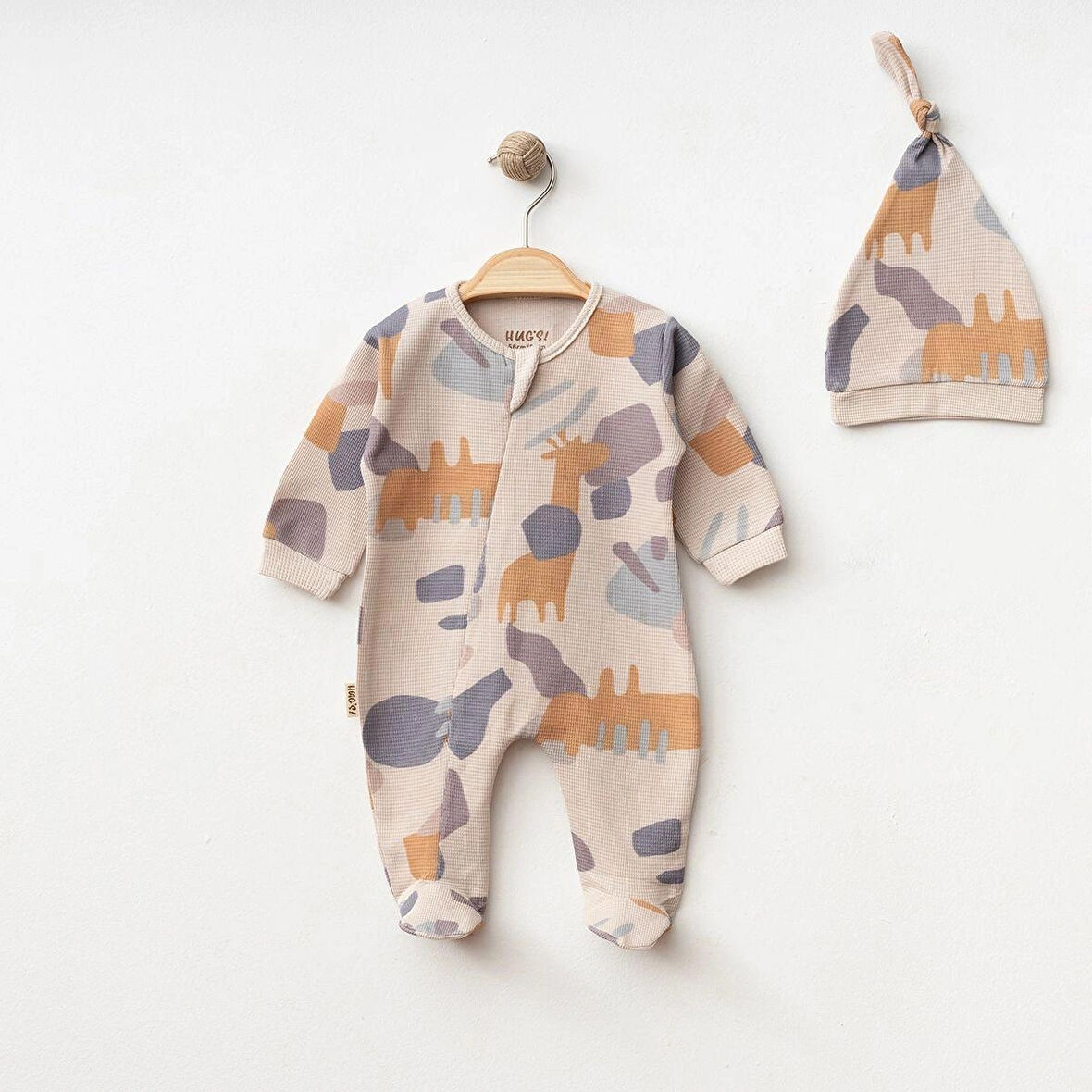 Soyut Desenli Erkek Bebek Önden Fermuarlı Şapkalı Tulum