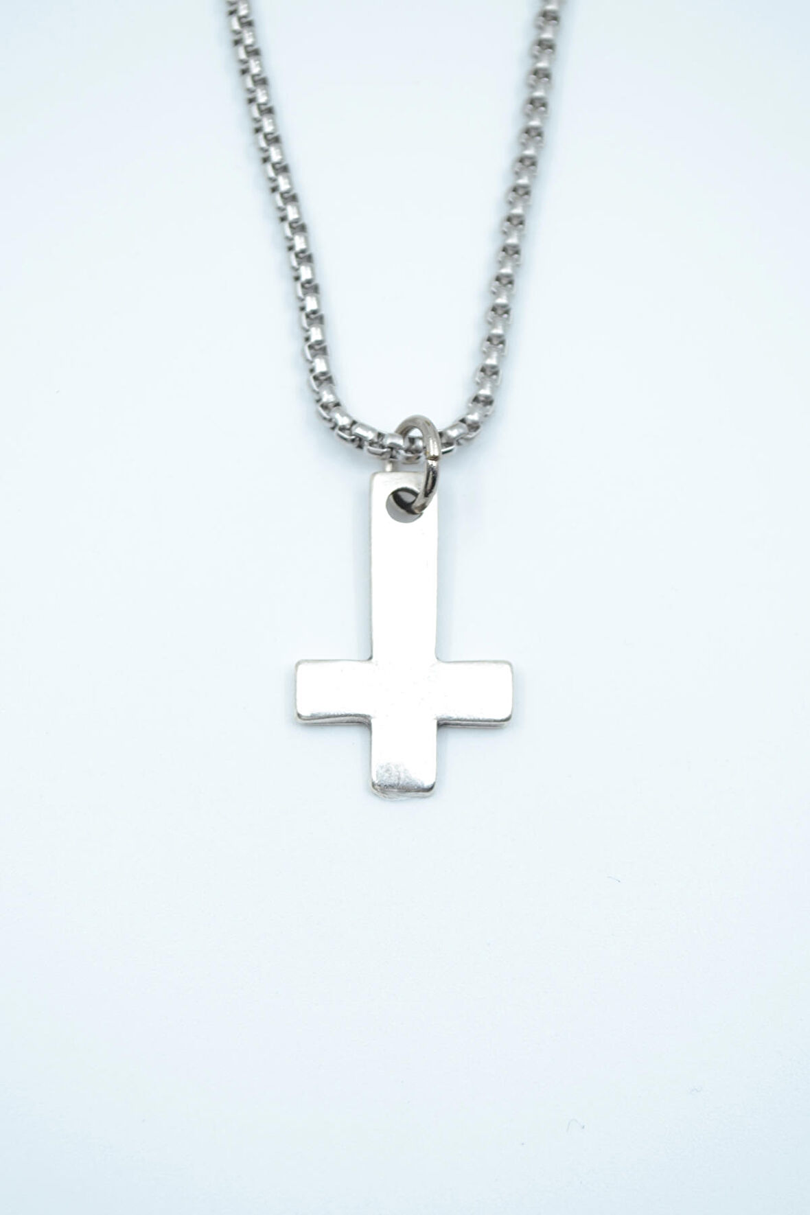 Minimal Ters Haç Örme Zincir Kolye