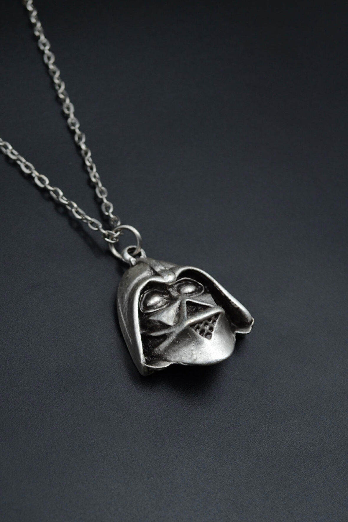 Star Wars - Darth Vader Düz Zincir Kolye