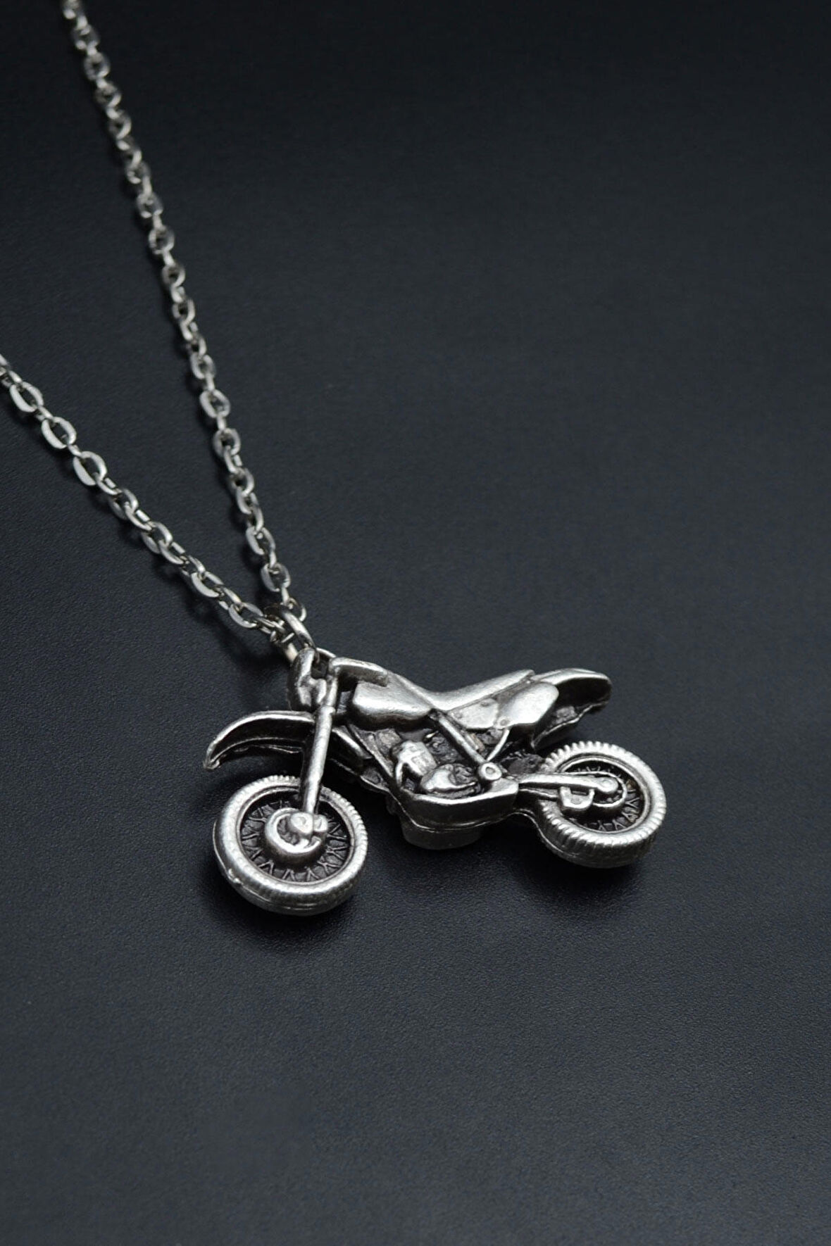 Cross Motor Düz Zincir Kolye