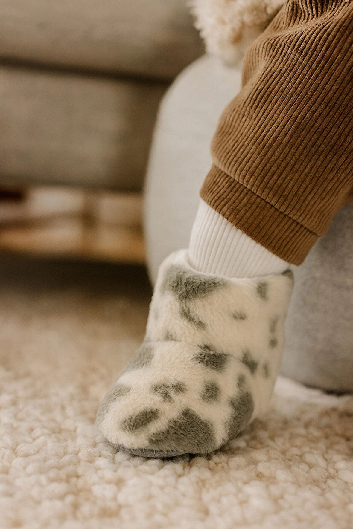 Çocuk ve Bebek Panduf, Kışlık Peluş Bot, Yumuşak, Sıcak Tutan, Kaymaz Tabanlı Ev İçi Patik, Ev Botu