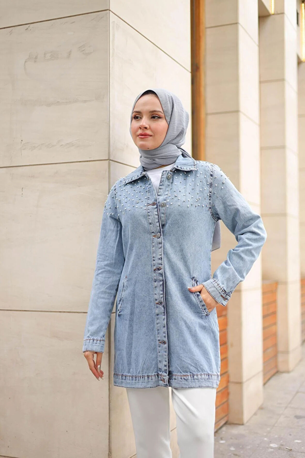 Kadın Taş Detaylı Boncuk İşlemeli Kot Ceket