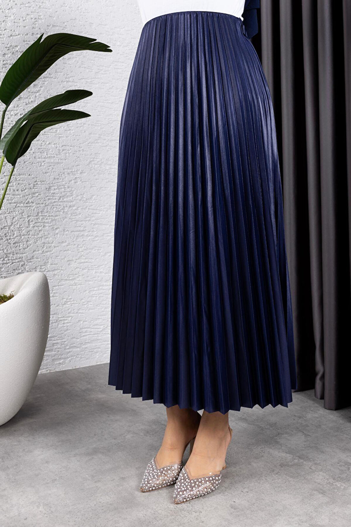 Kadın Deri Görünümlü Pileli Etek