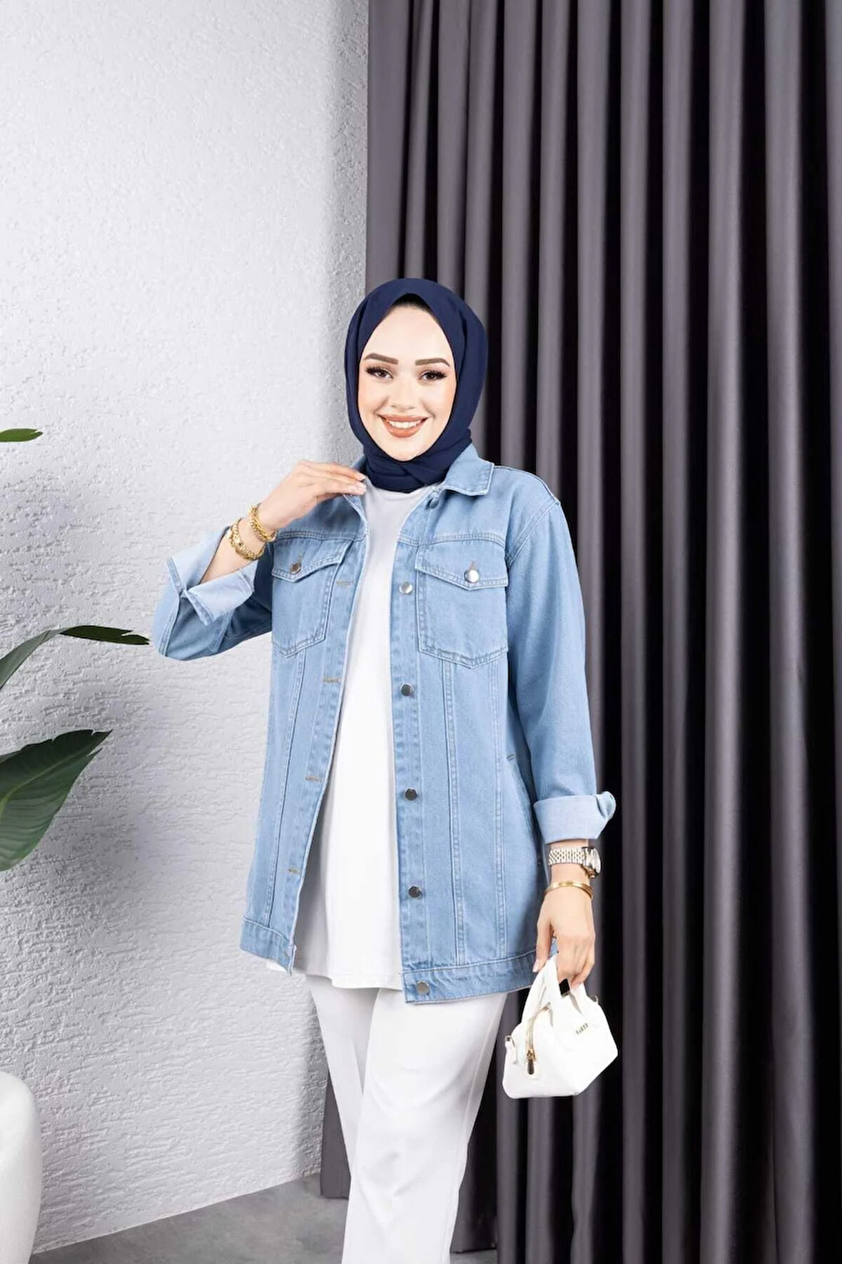 Kadın Siyah Kar Yıkamalı Cepli Denim Kot Ceket