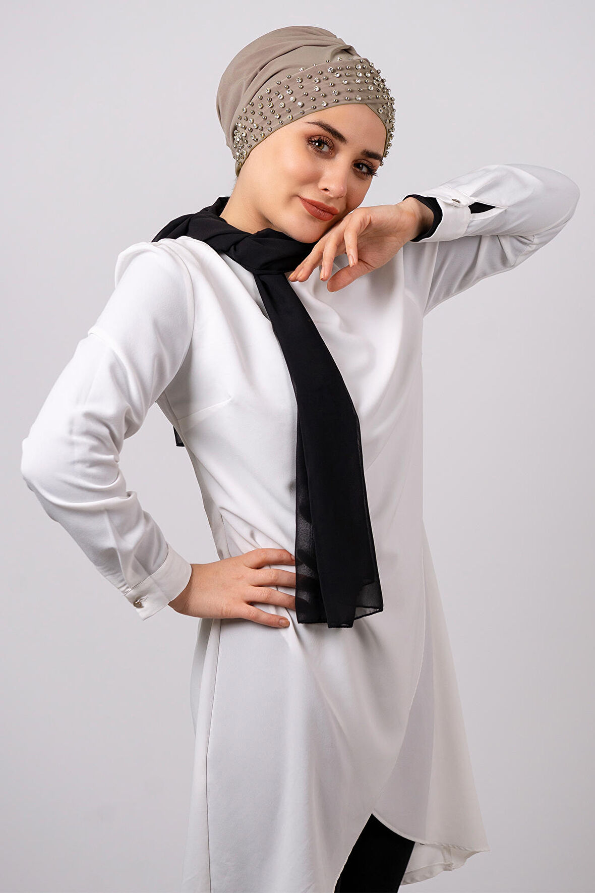 Vizon Pratik Hazır Geçmeli Tesettür Bone Sandy Kumaş Taşlı 1456_10