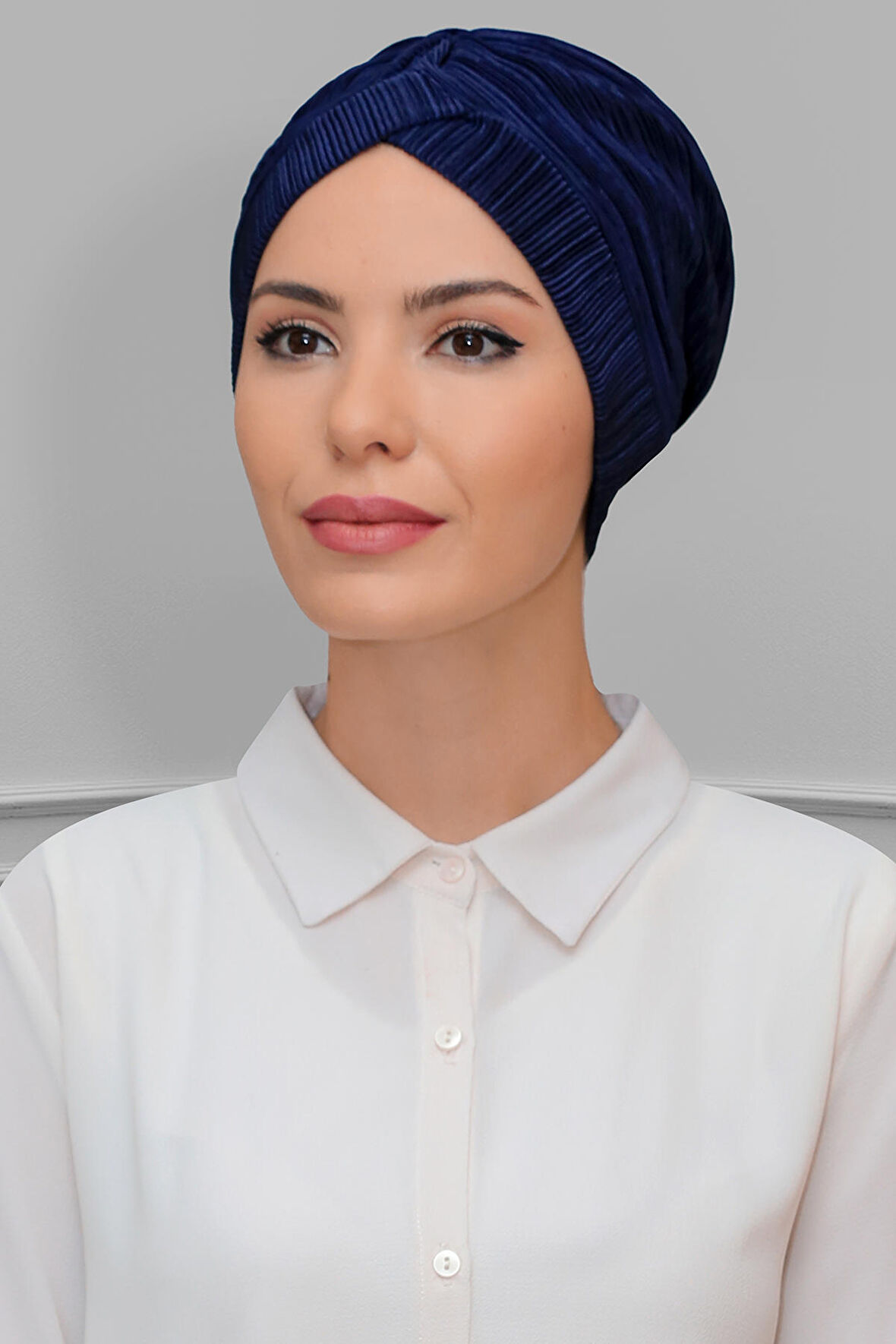 Lacivert Pratik Hazır Geçmeli Tesettür Bone Fukuro Piliseli Tek Çapraz Büzgülü 1824_02