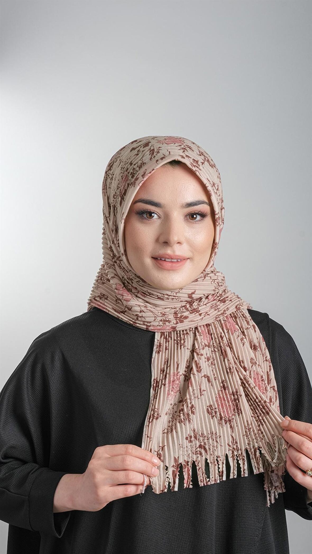 Bej Pratik Hazır Geçmeli Tesettür Eşarp Kesik Elyaf Piliseli Çiçek Desenli 1818D6_12