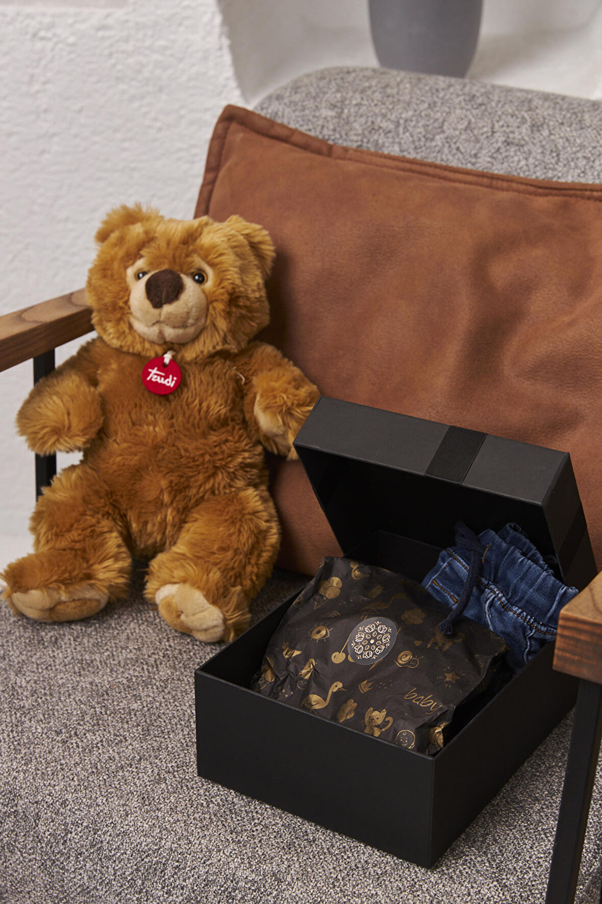 Hediye Paketleme Kağıdı,Bebek Eşya Paketleme: 20 Adet Yüksek Kaliteli Özel Gold Bebek Baskılı Pelur 17gr. Siyah Pelur Kağıtlarımızla Şık Hediyeler Hazırlayın 48*68CM 