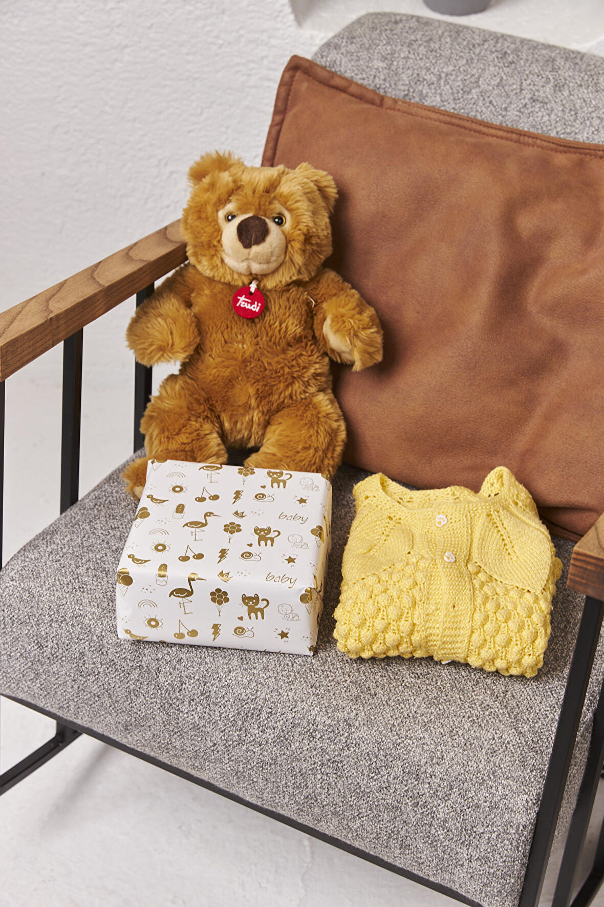 Hediye Paketleme Kağıdı,Bebek Eşya Paketleme: 30 Adet Yüksek Kaliteli Özel Gold Bebek Baskılı Ambalaj Kağıdı 110gr. Parlak Kuşe Kağıtlarımızla Şık Hediyeler Hazırlayın 34*48CM 