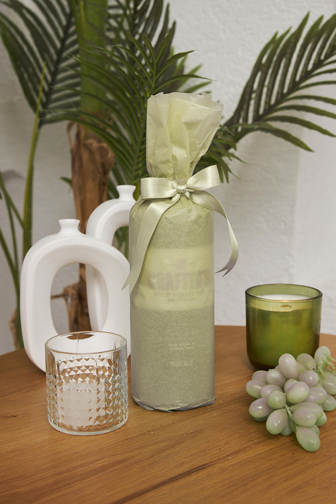 Hediye Paketleme Kağıdı:40 Adet Yüksek Kaliteli Sarı Zemin Baskılı 17gr. Pelur Kağıtlarımızla Şık Hediyeler Hazırlayın 24X34CM