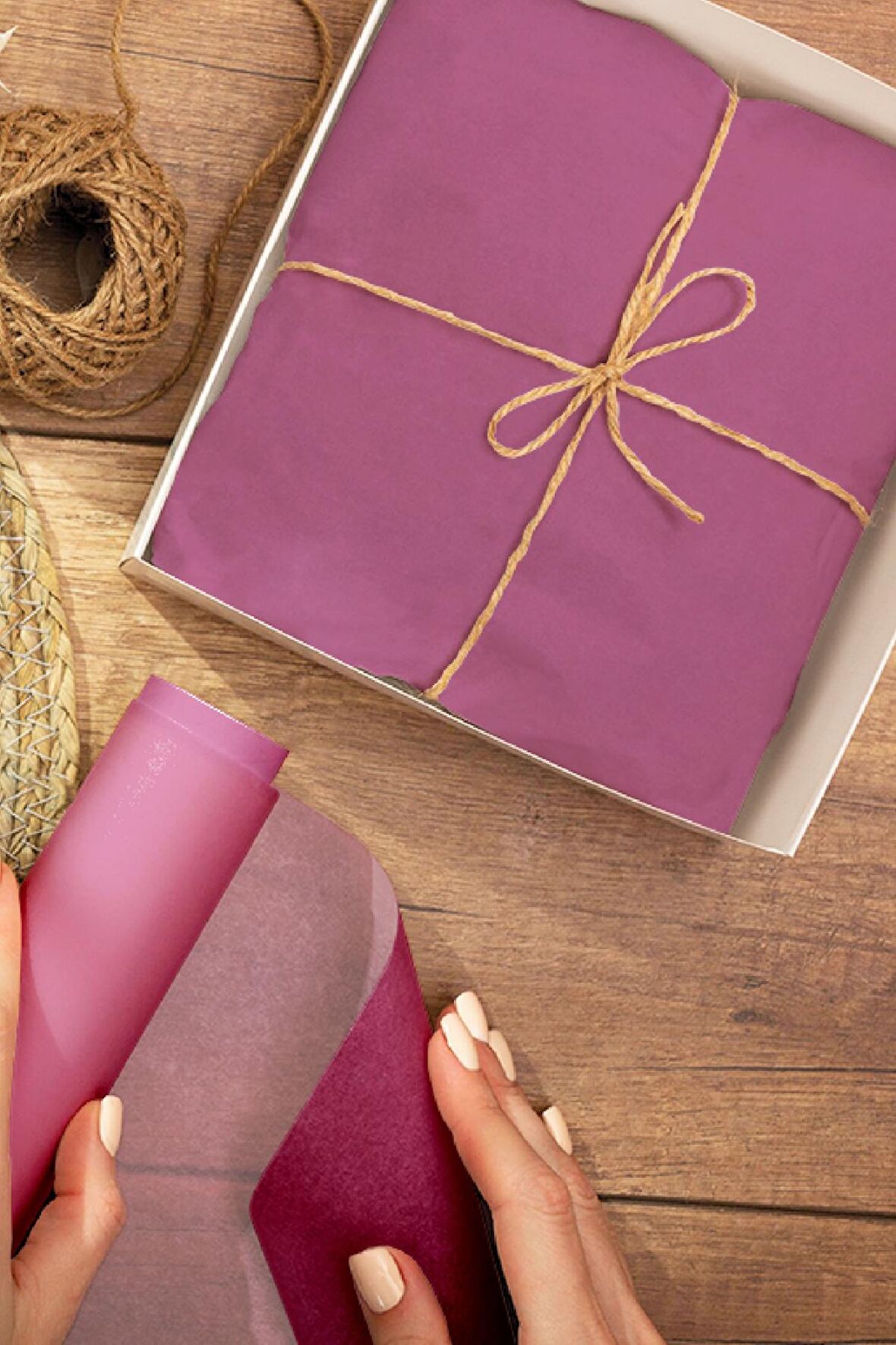 Hediye Paketleme Kağıdı:50 Adet Yüksek Kaliteli Pembe Zemin Baskılı 17gr. Pelur Kağıtlarımızla Şık Hediyeler Hazırlayın 34*48CM