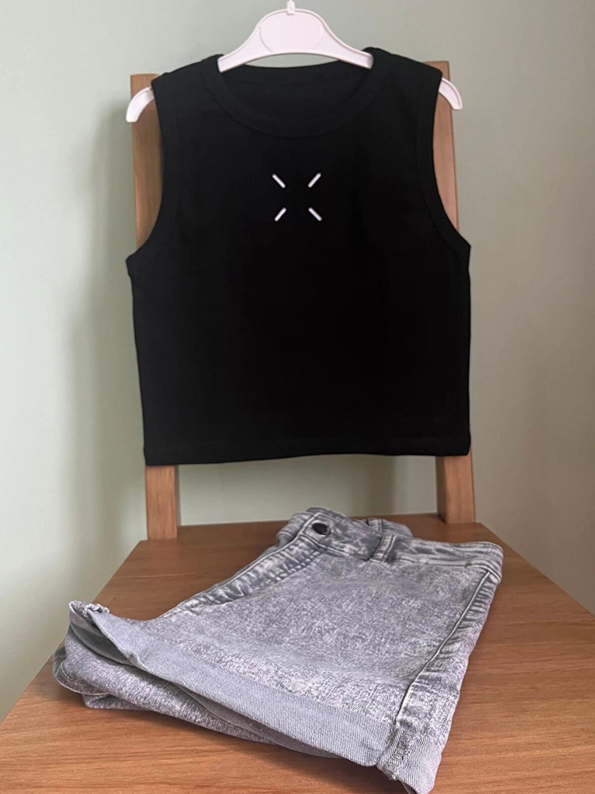 Kadın Nakışlı Dar Kesim Pamuklu BTK Crop Atlet - Siyah/M