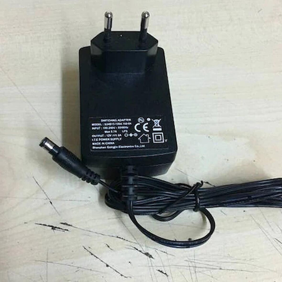 12 VOLT 2 AMPER ADAPTÖR 12V 2A 5.5mm 2.5mm