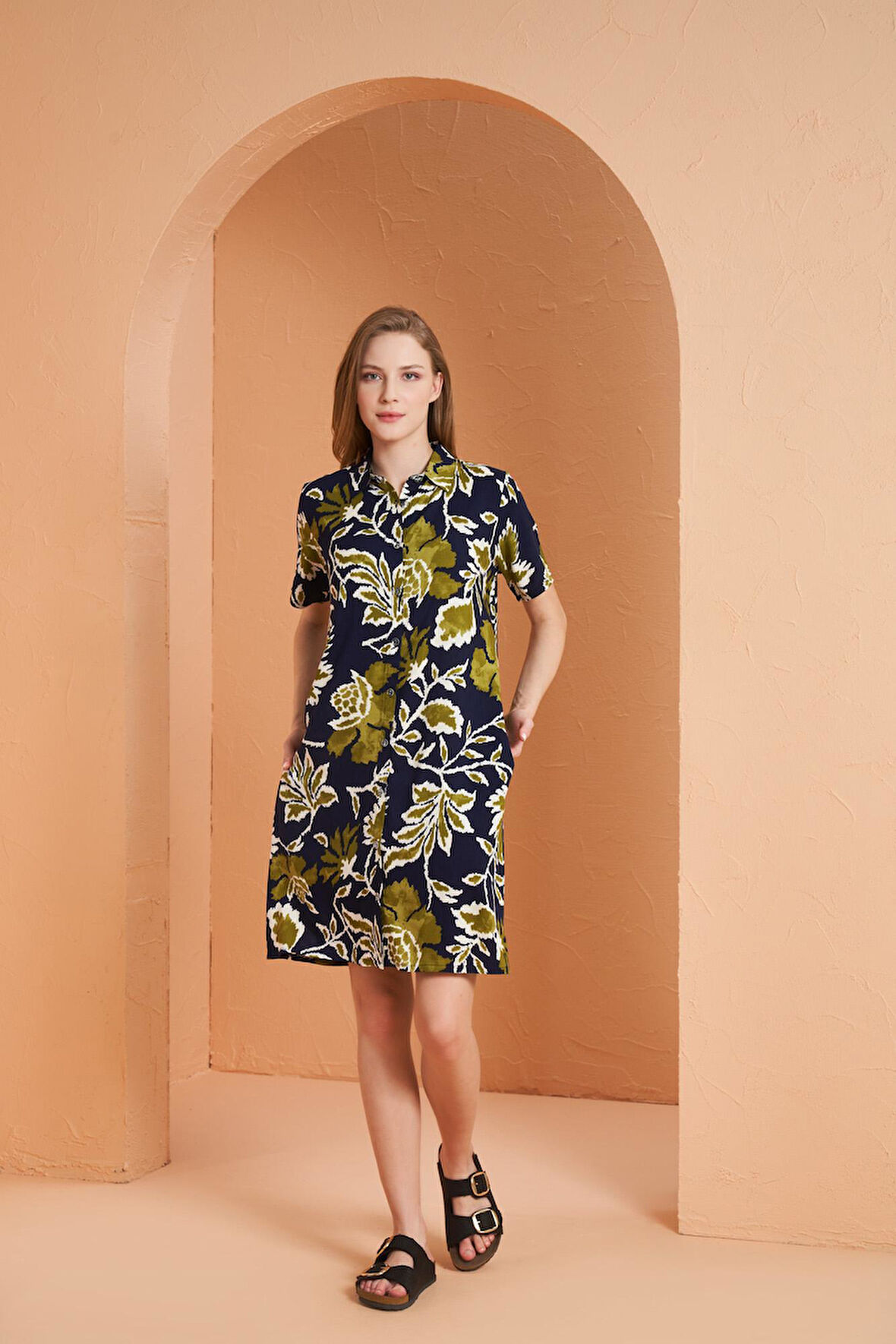 Pjs Kadın Çiçek Desenli Düğmeli Yaka Kısa Kol Viskon Elbise