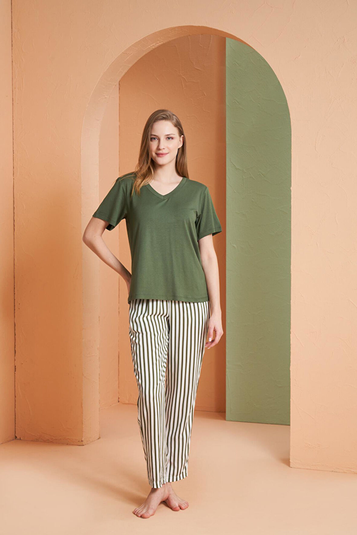Pjs Kadın V Yaka Yarım Kollu Çizgili Pijama Takım