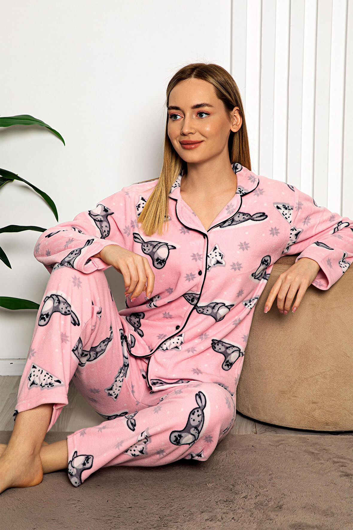 Bayan Kışlık Welsoft Peluş İnci Polar Düğmeli Pijama Takımı 'İpeksi Doku'