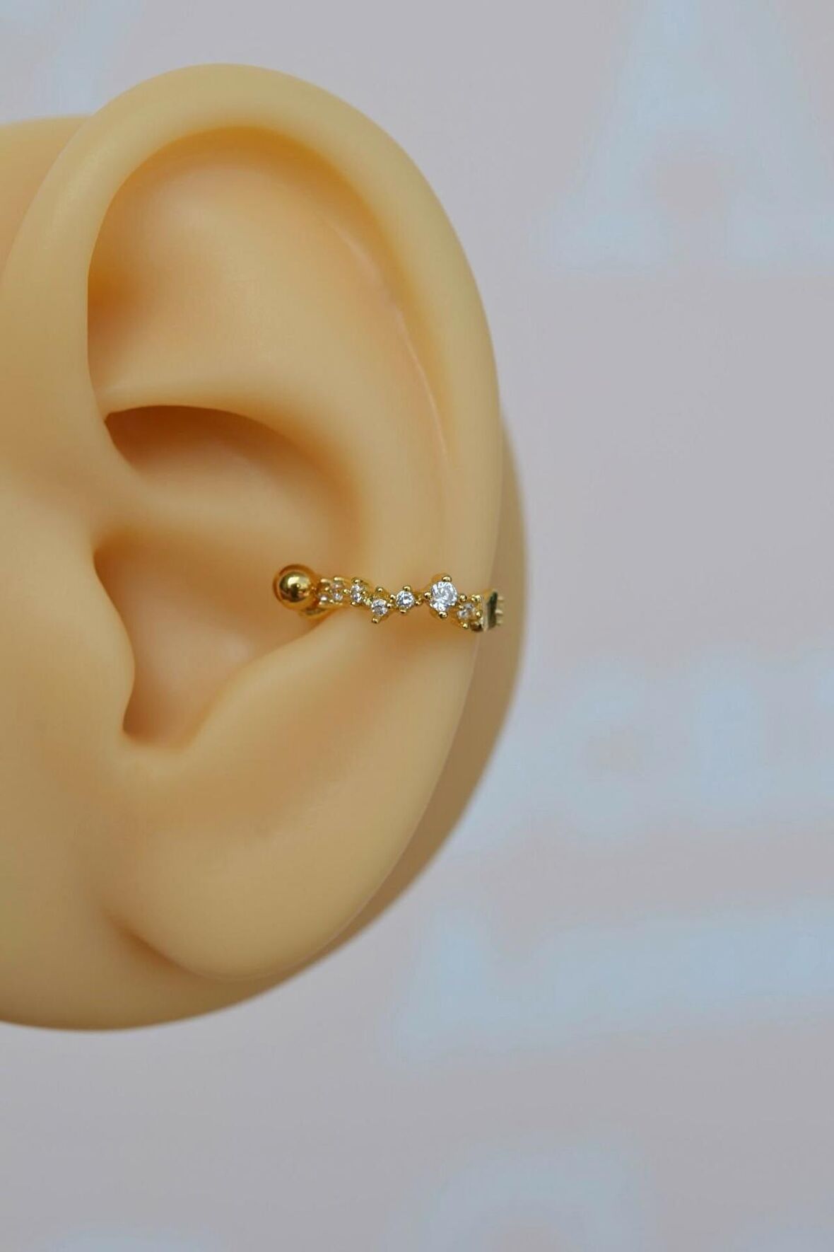Gold Taşlı Kelebekli Helix Piercing Halka Taşlı Conch Piercingi