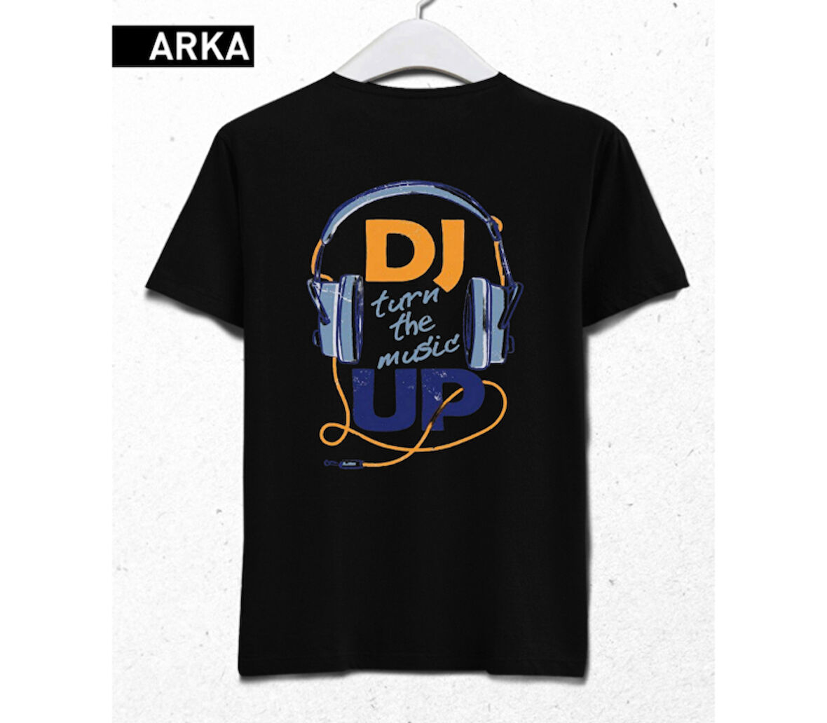 DJ Turn The Music Up T-Shirt – Sesini Aç, Tarzını Göster Siyah