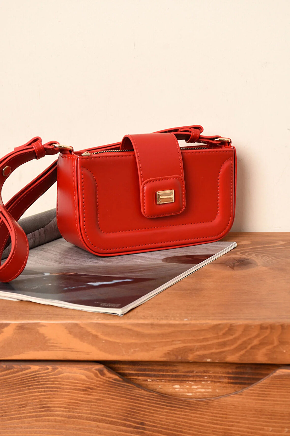 Kadın Şık Tasarımlı Omuzdan Asmalı Ayarlanabilir Kaliteli İşçilikli Çanta