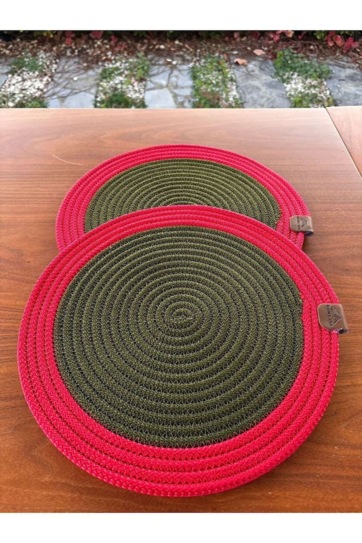 Yılbaşı Temalı Kırmızı Yeşil 2’li Hasır Görünümlü Amerikan Servis Supla – Leke Tutmaz – 33x33 Cm